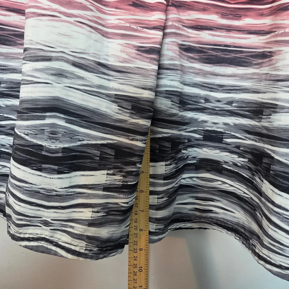 Nike Mens XL Red Black White Abstract Wave Swim Trunks Board Shorts